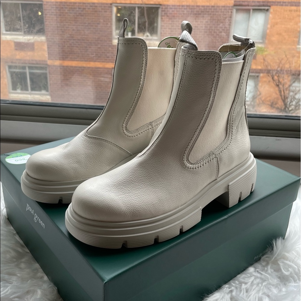 Paul green off white boots 4.5 / 37.5 / 7. Leather. Brand new